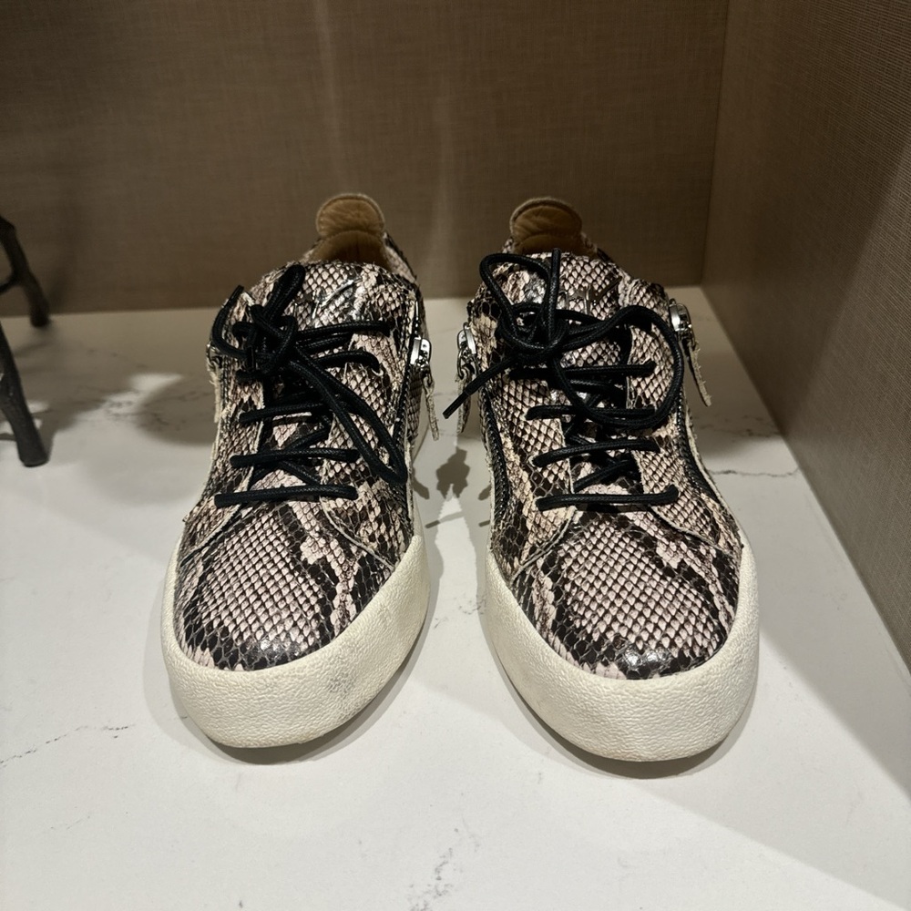 Giuseppe Zanotti sneakers.